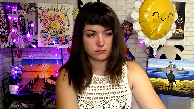 Snapshot of Darina_M_ chatting on 09/18/25, 04:47 Darina M online show from 09/18/25, 04:47