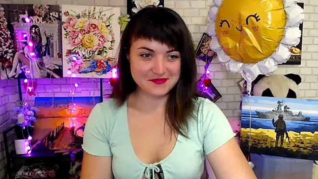 Snapshot of Darina_M_ chatting on 09/20/25, 04:46 Darina M online show from 09/20/25, 04:46