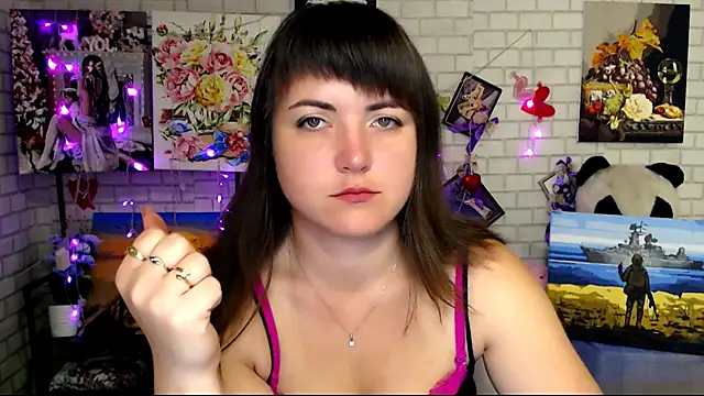 Snapshot of Darina_M_ chatting on 09/25/25, 04:38 Darina M online show from 09/25/25, 04:38