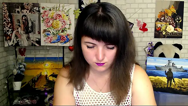 Snapshot of Darina_M_ chatting on 10/04/25, 04:32 Darina M online show from 10/04/25, 04:32