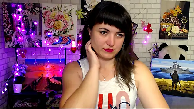 Snapshot of Darina_M_ chatting on 10/09/25, 04:32 Darina M online show from 10/09/25, 04:32