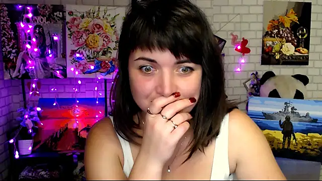 Snapshot of Darina_M_ chatting on 10/12/25, 03:55 Darina M online show from 10/12/25, 03:55