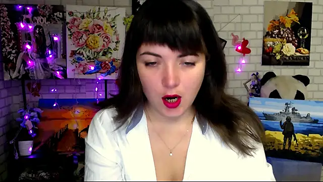 Snapshot of Darina_M_ chatting on 10/15/25, 04:34 Darina M online show from 10/15/25, 04:34