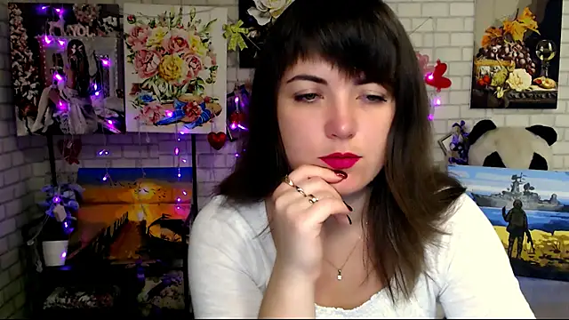 Snapshot of Darina_M_ chatting on 10/16/25, 04:35 Darina M online show from 10/16/25, 04:35