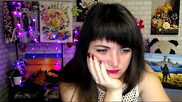 Snapshot of Darina_M_ chatting on 10/17/25, 04:37 Darina M online show from 10/17/25, 04:37