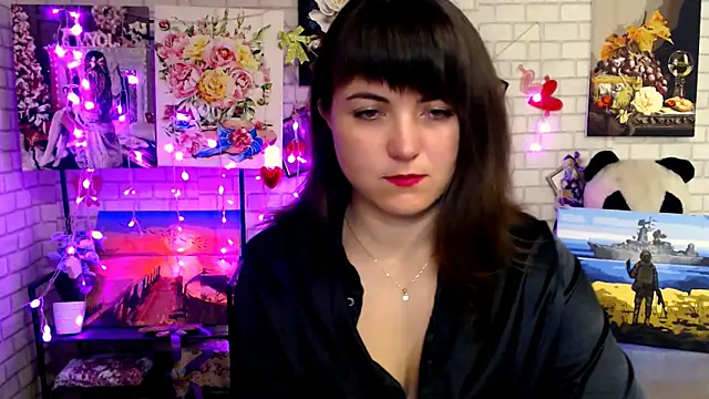 Snapshot of Darina_M_ chatting on 10/23/25, 04:34 Darina M online show from 10/23/25, 04:34