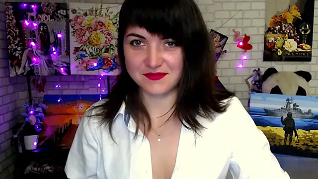 Snapshot of Darina_M_ chatting on 10/24/25, 04:42 Darina M online show from 10/24/25, 04:42