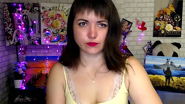 Snapshot of Darina_M_ chatting on 11/05/25, 05:29 Darina M online show from 11/05/25, 05:29