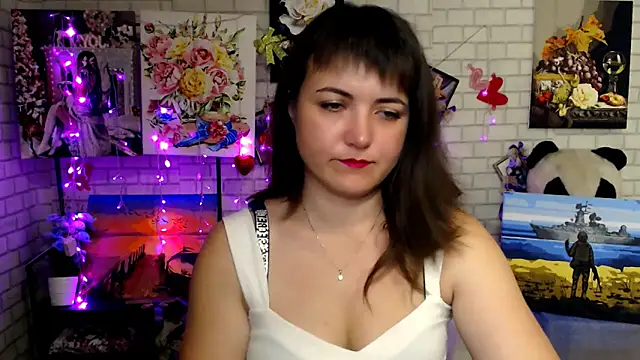 Snapshot of Darina_M_ chatting on 11/06/25, 05:30 Darina M online show from 11/06/25, 05:30