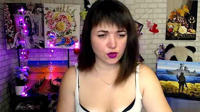 Snapshot of Darina_M_ chatting on 11/11/25, 03:06 Darina M online show from 11/11/25, 03:06