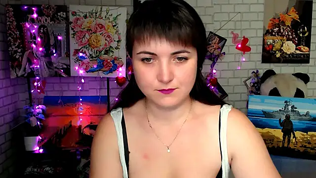 Snapshot of Darina_M_ chatting on 11/11/25, 03:45 Darina M online show from 11/11/25, 03:45