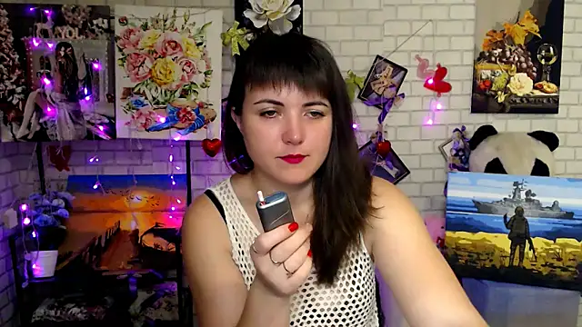 Snapshot of Darina_M_ chatting on 11/27/25, 05:42 Darina M online show from 11/27/25, 05:42