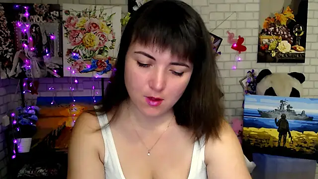 Snapshot of Darina_M_ chatting on 11/30/25, 04:27 Darina M online show from 11/30/25, 04:27