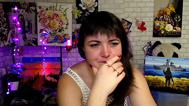 Snapshot of Darina_M_ chatting on 12/02/25, 04:18 Darina M online show from 12/02/25, 04:18