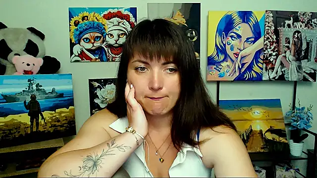 Snapshot of Darina_M_ chatting on 06/20/26, 04:37 Darina M online show from 06/20/26, 04:37
