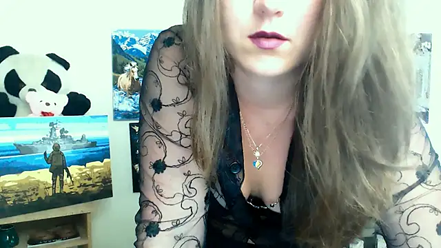 Snapshot of Darina_M_ chatting on 07/28/26, 11:17 Darina M online show from 07/28/26, 11:17