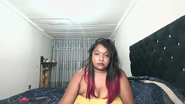 Snapshot of Indianmayaxoxo chatting on 01/08/25, 10:37 Indianmayaxoxo online show from 01/08/25, 10:37