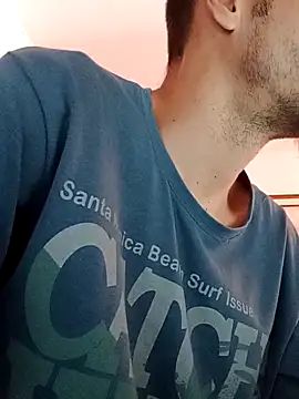 Snapshot of cazaperdidas chatting on 10/29/25, 08:32 cazaperdidas online show from 10/29/25, 08:32