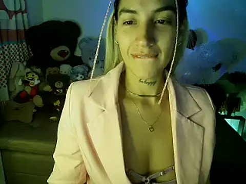 Snapshot of mandy_berrys chatting on 02/16/25, 05:15 mandy berrys online show from 02/16/25, 05:15