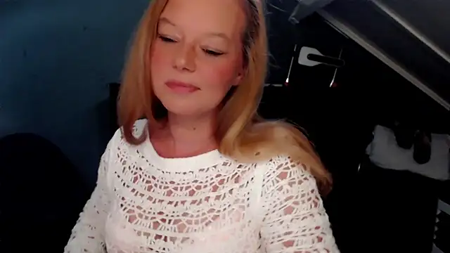 Snapshot of roxanna24 chatting on 06/02/26, 05:48 roxanna24 online show from 06/02/26, 05:48