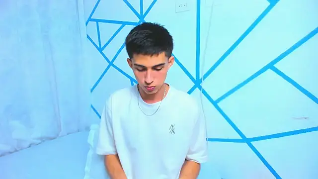 Snapshot of liam_scott77 chatting on 11/02/25, 11:51 liam scott77 online show from 11/02/25, 11:51