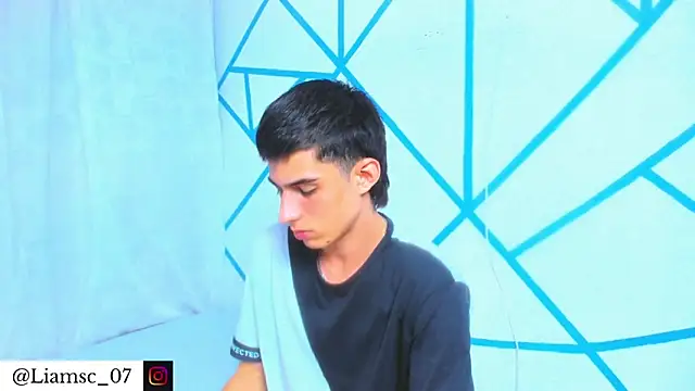 Snapshot of liam_scott77 chatting on 11/07/25, 08:31 liam scott77 online show from 11/07/25, 08:31