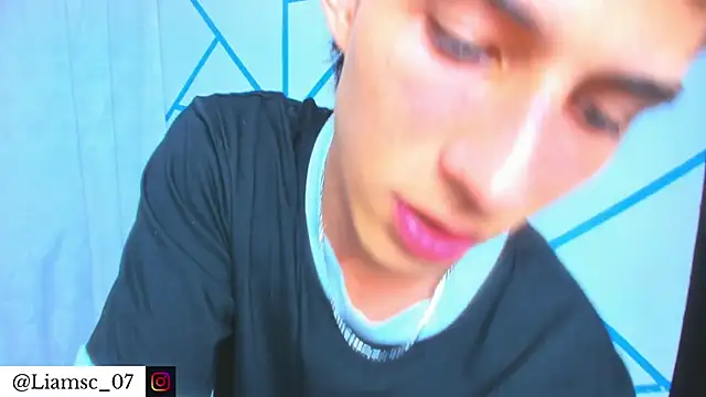 Snapshot of liam_scott77 chatting on 11/15/25, 10:48 liam scott77 online show from 11/15/25, 10:48