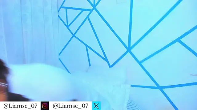 Snapshot of liam_scott77 chatting on 11/24/25, 11:04 liam scott77 online show from 11/24/25, 11:04