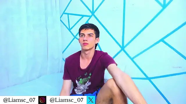 Snapshot of liam_scott77 chatting on 12/18/25, 02:39 liam scott77 online show from 12/18/25, 02:39