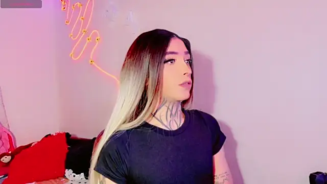 Snapshot of Micaela_Rangel chatting on 07/19/26, 04:27 Micaela Rangel online show from 07/19/26, 04:27