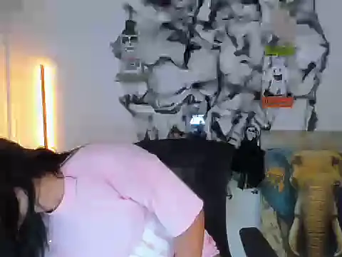 Snapshot of nairobbits chatting on 09/28/25, 02:33 nairobbits online show from 09/28/25, 02:33