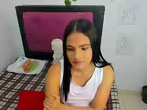 Snapshot of AlondraFoxx chatting on 09/18/25, 03:41 AlondraFoxx online show from 09/18/25, 03:41