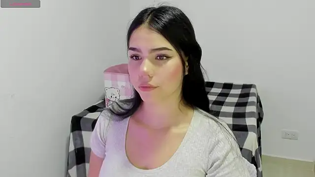 Snapshot of Natasha_su_ chatting on 02/02/25, 01:02 Natasha su online show from 02/02/25, 01:02