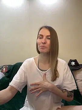 RachelBelI online show from 12/13/24, 11:17