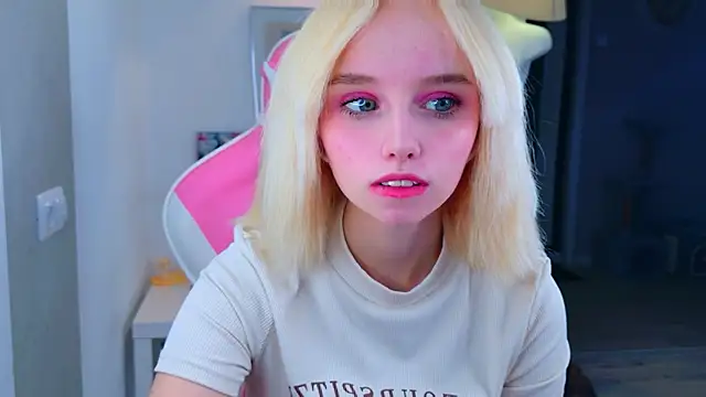 b4by LoL1 online show from 04/13/26, 09:26