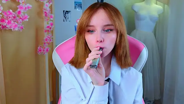 b4by LoL1 online show from 04/23/26, 01:24