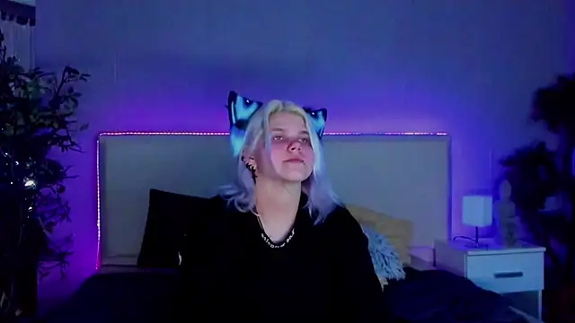 JoannLowe online show from 01/21/25, 11:02