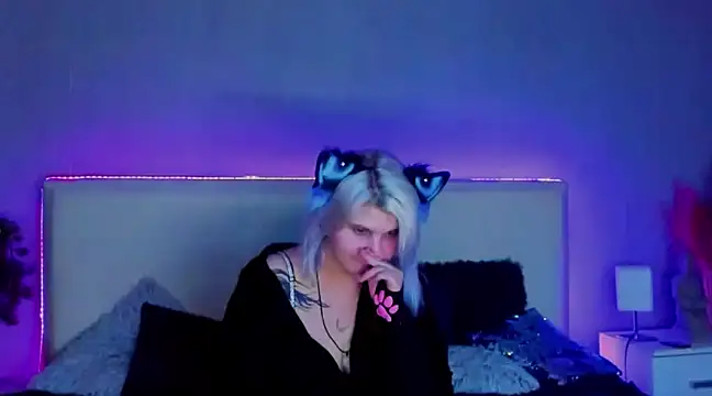 JoannLowe online show from 02/27/25, 02:32