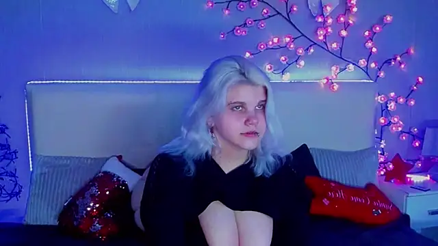 JoannLowe online show from 12/22/25, 07:44