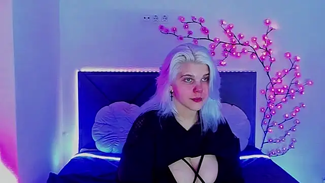 JoannLowe online show from 04/15/26, 07:43