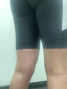 Snapshot of MiamiBang chatting on 02/06/25, 11:58 MiamiBang online show from 02/06/25, 11:58