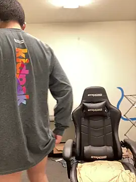 Snapshot of MiamiBang chatting on 02/21/25, 08:07 MiamiBang online show from 02/21/25, 08:07