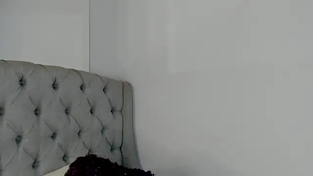 TianaReedd online show from 09/17/25, 12:18