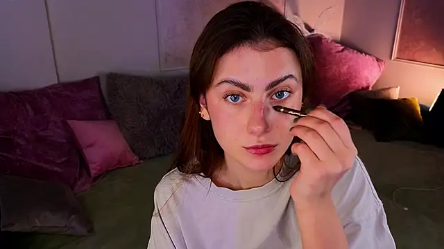 Snapshot of tomorrows_day chatting on 10/20/25, 09:15 tomorrows day online show from 10/20/25, 09:15