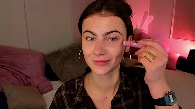 Snapshot of tomorrows_day chatting on 10/27/25, 09:30 tomorrows day online show from 10/27/25, 09:30