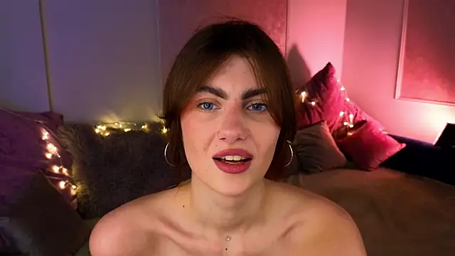 Snapshot of tomorrows_day chatting on 11/18/25, 09:52 tomorrows day online show from 11/18/25, 09:52