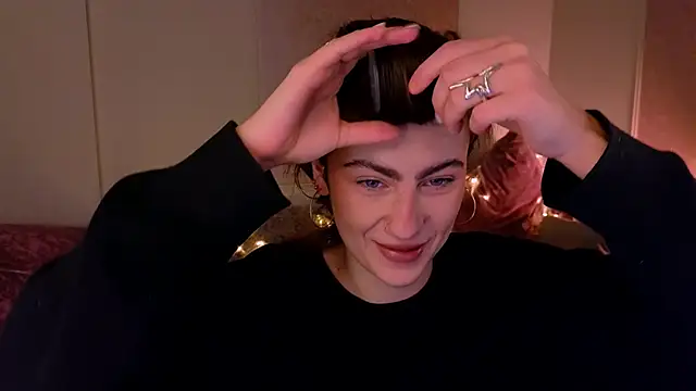 Snapshot of tomorrows_day chatting on 11/21/25, 09:24 tomorrows day online show from 11/21/25, 09:24