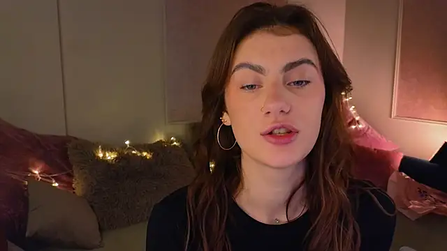 Snapshot of tomorrows_day chatting on 11/25/25, 09:15 tomorrows day online show from 11/25/25, 09:15