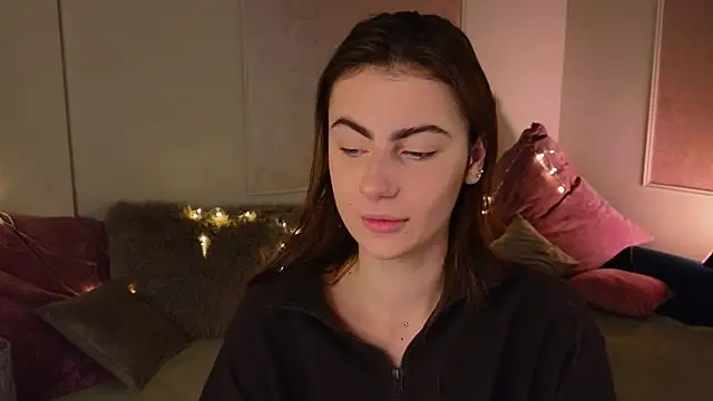 Snapshot of tomorrows_day chatting on 11/26/25, 09:27 tomorrows day online show from 11/26/25, 09:27