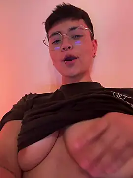 Snapshot of Ashley_Chriss chatting on 12/22/24, 12:07 Ashley Chriss online show from 12/22/24, 12:07